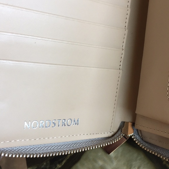 Nordstrom Croc Embossed Zip Around Wallet/New - Picture 5 of 6